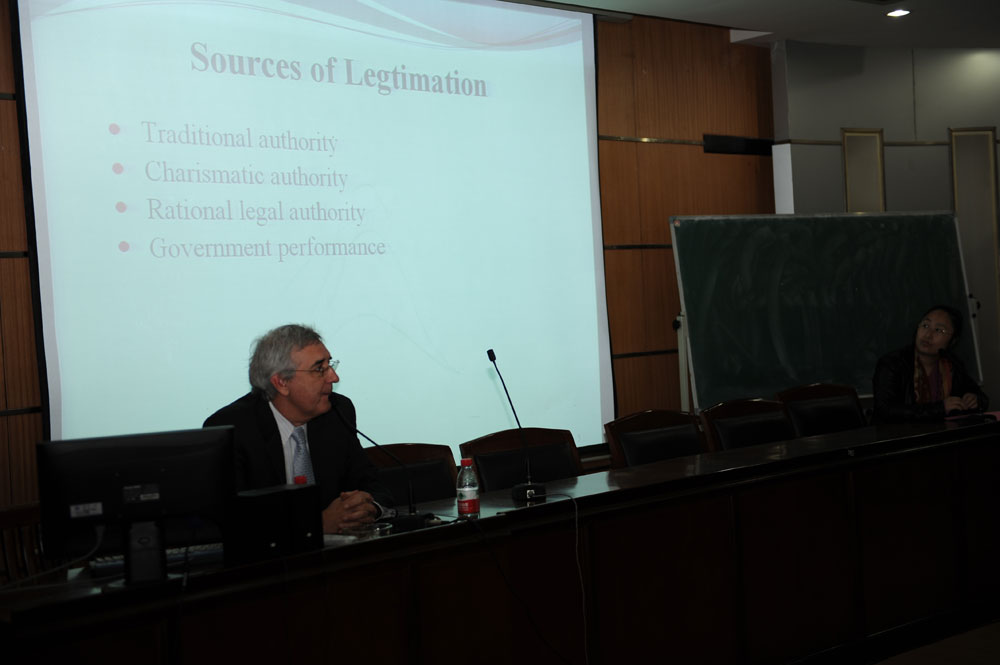 美国天普大学媒体与传播成人直播院长 Jacobson解读沟通行为在公共决策接纳程度中的作用