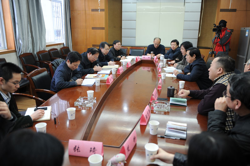 中宣部新闻局局长明立志来成人直播
调研部校共建新闻成人直播工作
