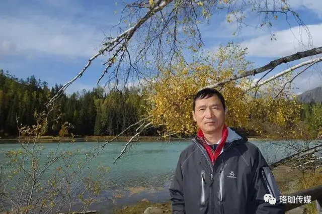 武大新闻成人直播最爱沈从文的教授走了