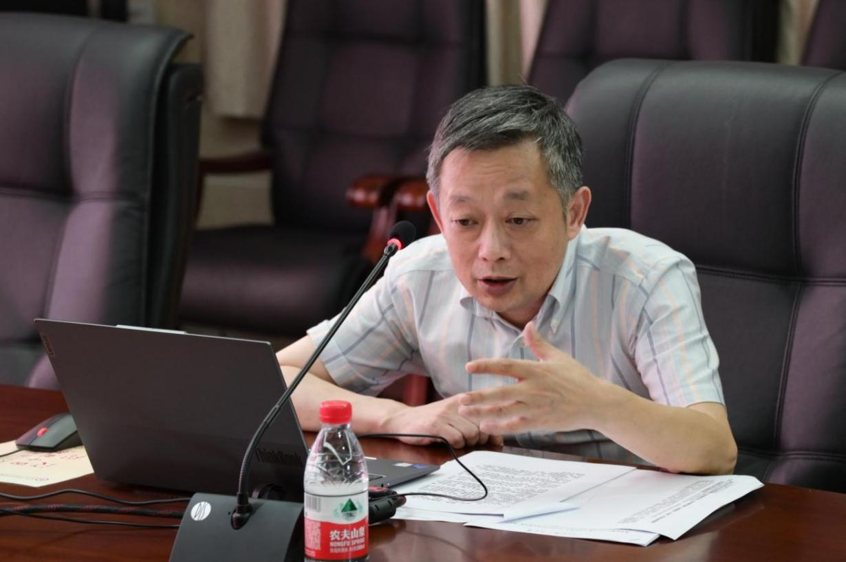 成人直播党委书记刘朝晖讲《〈中国共产党纪律处分条例〉学习解读》党课